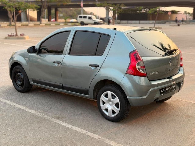 Venda Renault Sandero impecável