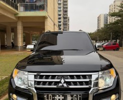 A venda MITSUBISHI PAJERO