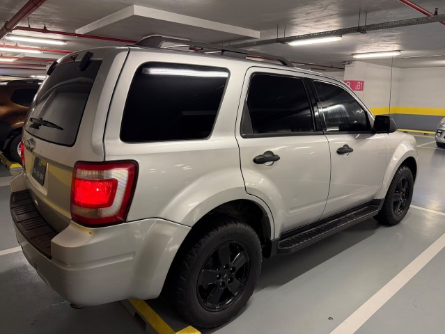 Venda Ford escape impecável