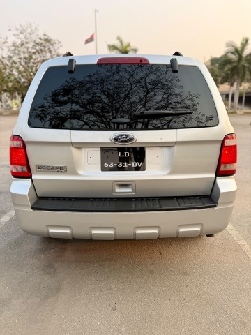 Venda Ford escape impecável