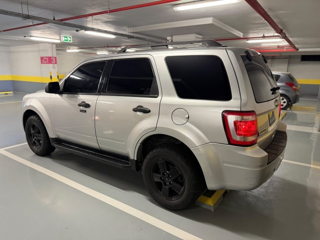 Venda Ford escape impecável