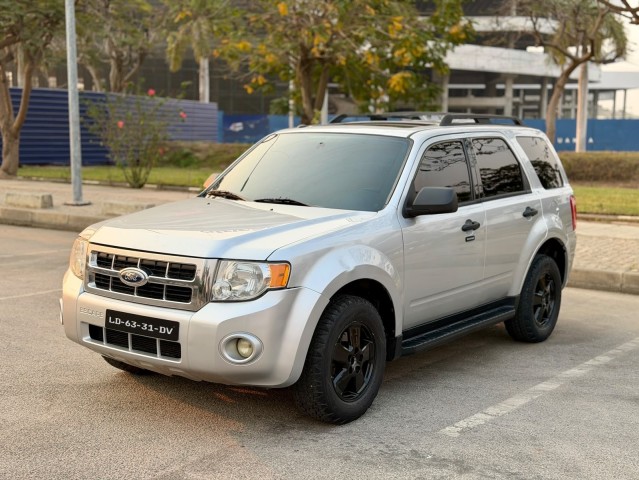 Venda Ford escape impecável