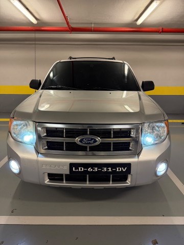 Venda Ford escape impecável