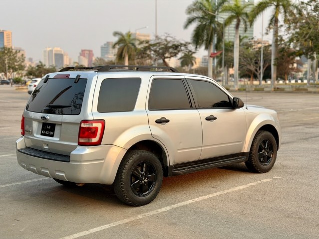 Venda Ford escape impecável