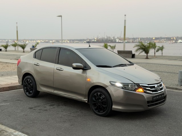 Venda Honda City limpo