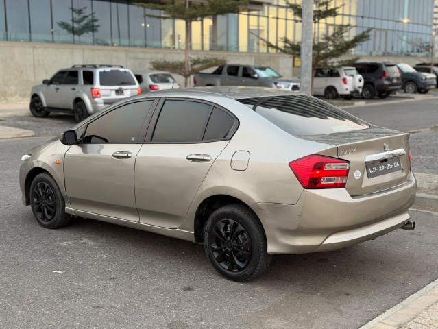 Venda Honda City limpo