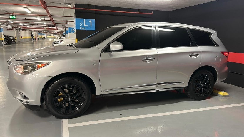 Venda Infiniti Qx limpo