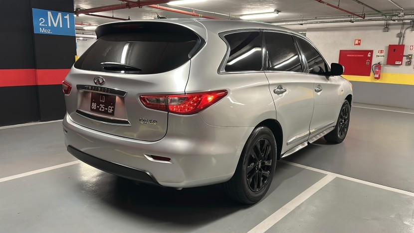 Venda Infiniti Qx limpo