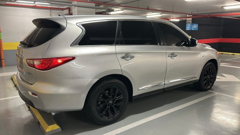 Venda Infiniti Qx limpo