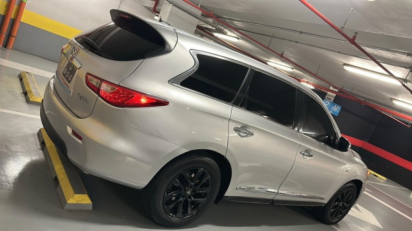 Venda Infiniti Qx limpo