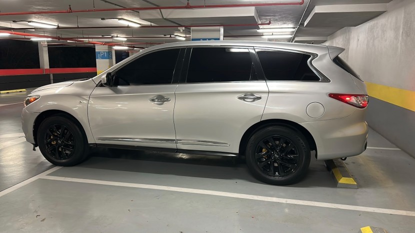 Venda Infiniti Qx limpo