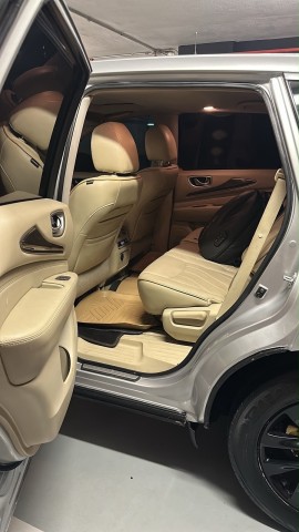 Venda Infiniti Qx limpo