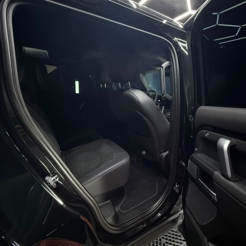 Venda Land-Rover Defender - 2025