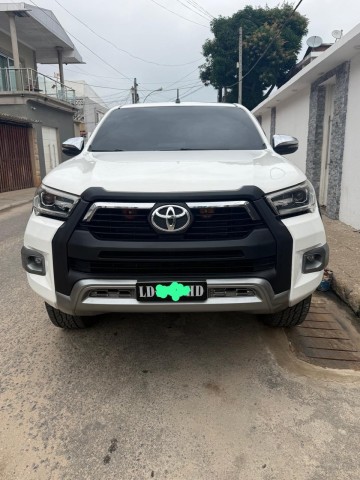 Venda Toyota Hilux - 2020