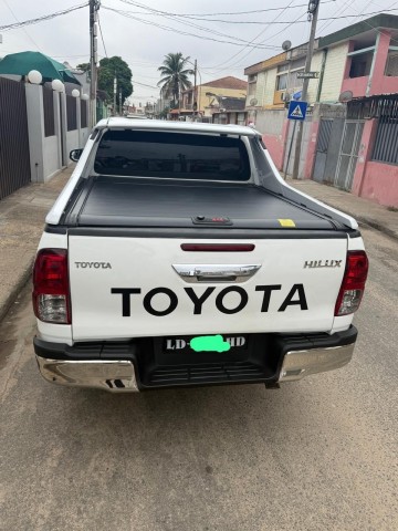 Venda Toyota Hilux - 2020