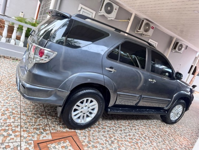 Venda Toyota Fortuner - 2015