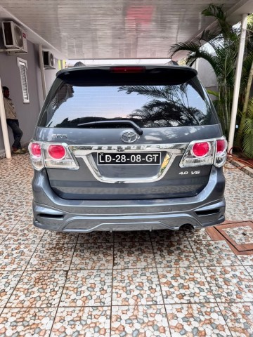 Venda Toyota Fortuner - 2015