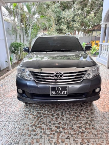 Venda Toyota Fortuner - 2015