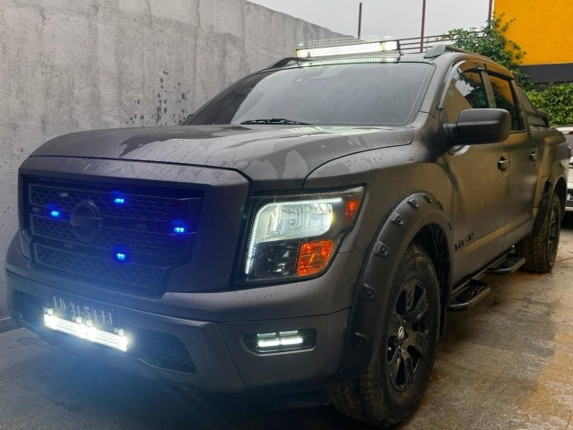 Venda Nissan Titan - 2023