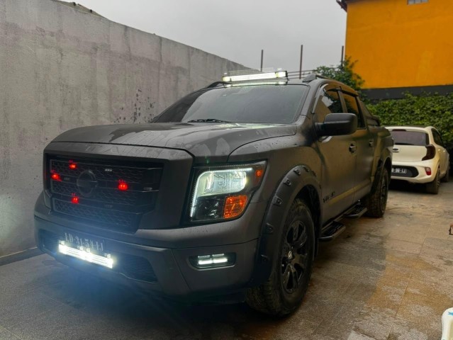 Venda Nissan Titan - 2023