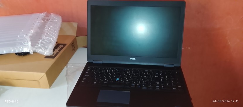 Dell latitude i5 8ger. 500gb+8
