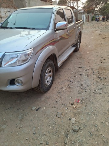 Venda TOYOTA HILLUX 2TR