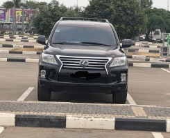 Comprar LEXUS LX 570 V8 5.7 SPORT FULL OPTION MATRÍCULA SÉRIE F