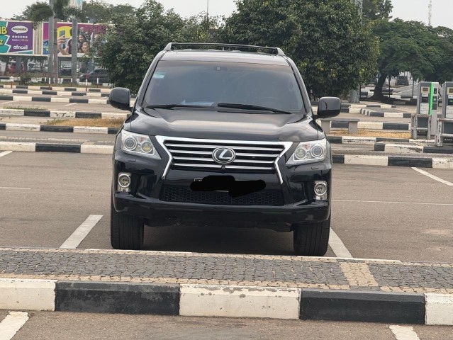 Venda LEXUS LX 570 V8 5.7 SPORT FULL OPTION MATRÍCULA SÉRIE F
