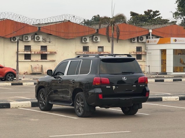Venda LEXUS LX 570 V8 5.7 SPORT FULL OPTION MATRÍCULA SÉRIE F