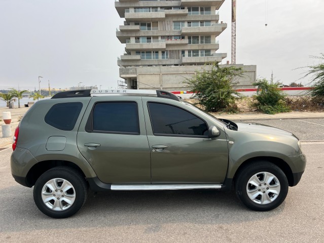 Venda Renault Duster impecável