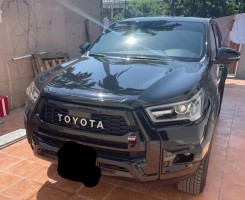 A venda VENDA DE VIATURA TOYOTA HILUX V6