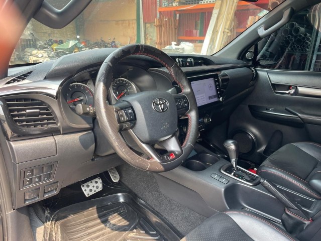 Venda VENDA DE VIATURA TOYOTA HILUX V6