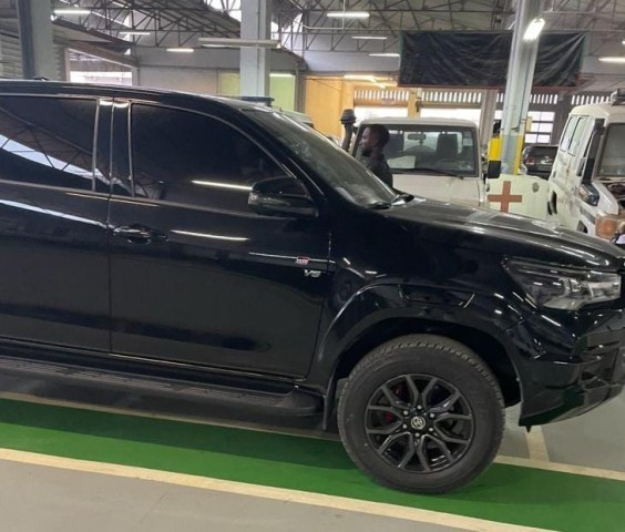 Venda VENDA DE VIATURA TOYOTA HILUX V6