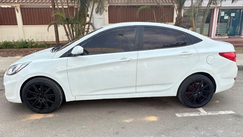 Venda HYUNDAI ACCENT 2V MOTOR SELADO