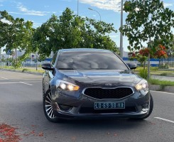 A venda KIA K7 IMPECÁVEL MOTOR SELADO LIMPO
