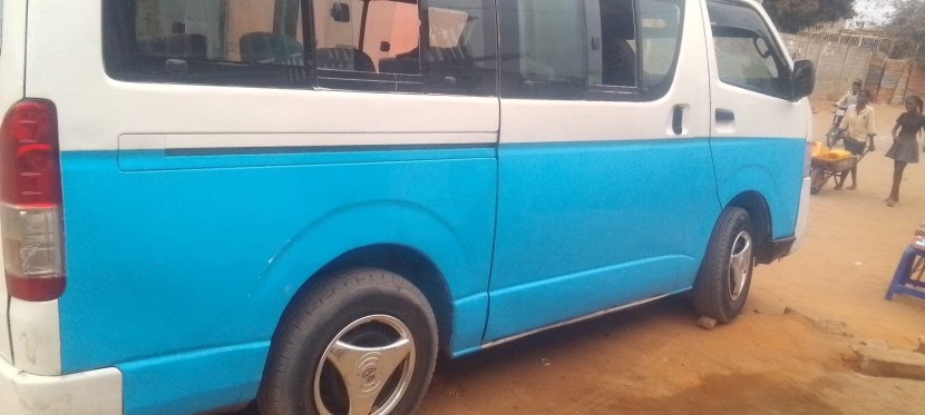 Venda TOYOTA HIACE QUADRADINHO
