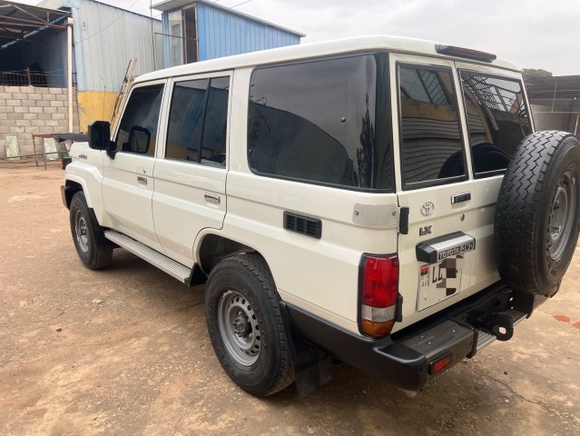 Venda TOYOTA LAND CRUISER HZ EXECUTIVO