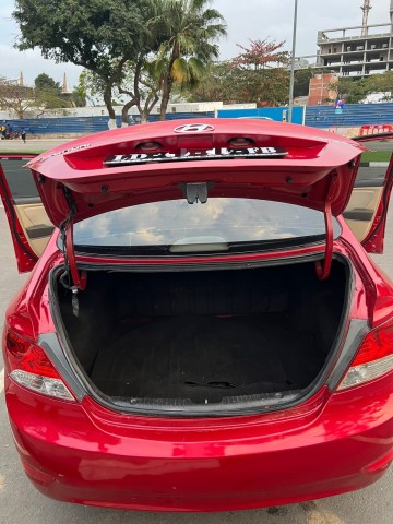 Venda HYUNDAI ACCENT FULL LIMPO