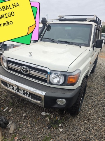 Venda TOYOTA LAND CRUISER HZ EXECUTIVA MATRÍCULA SÉRIE E