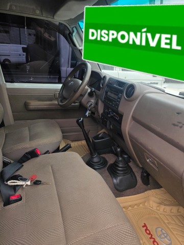 Venda TOYOTA LAND CRUISER HZ EXECUTIVA MATRÍCULA SÉRIE E