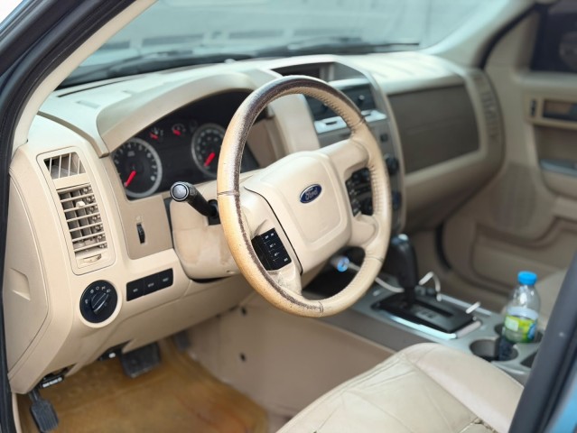 Venda Ford escape limpo