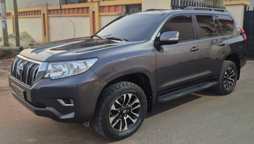 Venda TOYOTA LAND CRUISER | PRADO TXL - 70th Anniversary