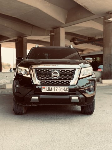 Venda Nissan Navara full diesel semi nova.