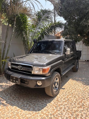 Venda TOYOTA LAND CRUISER CABINA DUPLA