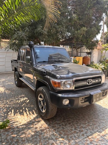 Venda TOYOTA LAND CRUISER CABINA DUPLA