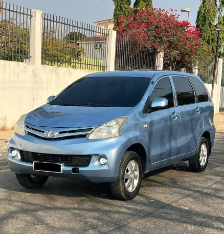 Venda TOYOTA AVANZA