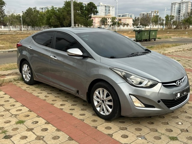 Venda HYUNDAI ELANTRA