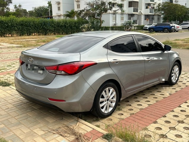 Venda HYUNDAI ELANTRA