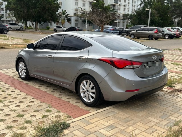 Venda HYUNDAI ELANTRA