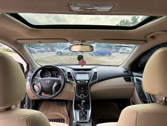 Venda HYUNDAI ELANTRA